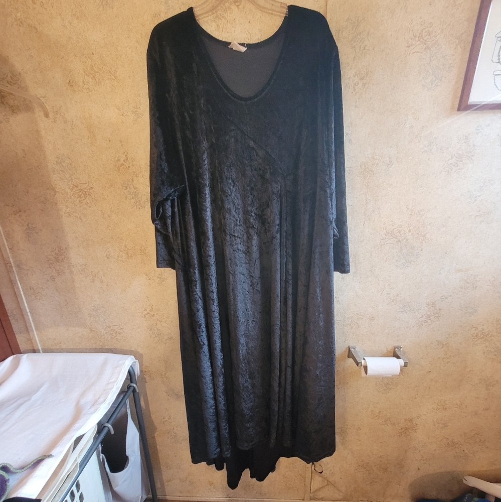 Vintage Peggy Lutz Black Crushed Velvet Feeling Longsleeve Dress